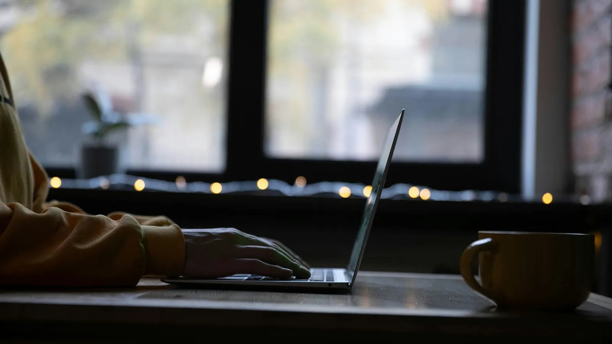Nootropique pour travailler : une journée de deep work sans cinq cafés